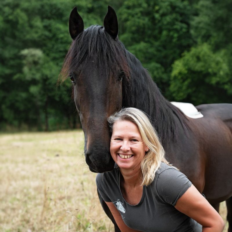 Dr. Bernadette Immel